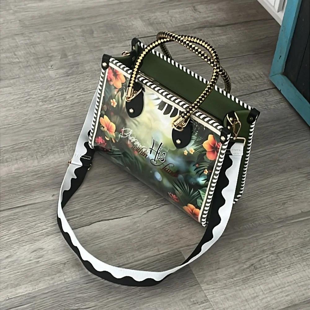 *SOLD* CHiP Bags modern style Christian apparel ocean palm tropical tote purse - Picture 12 of 17